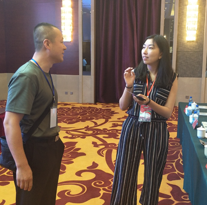 辽宁省就业人才服务中心徐海娣与金普人才网站长卢庆刚合影留念